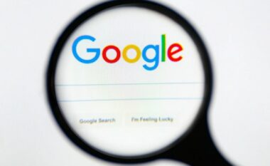 Bisedat tuaja me inteligjencën artificiale shfaqen në Google