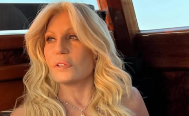 “Buzët e saj duken më të vogla se më parë”, Donatella Versace habit fansat me postimin e ri