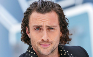 Aaron Taylor-Johnson favoriti kryesor për James Bondin e ri