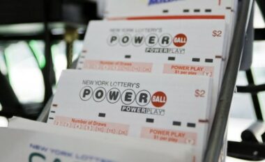 Amerikani blen 162 bileta për një short lotarie dhe fiton 811 mijë dollarë
