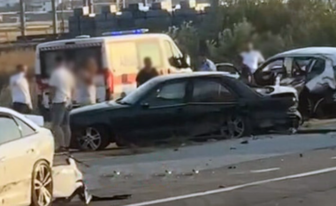Aksidenti zinxhiror me fatalitet në Komoran, policia jep detaje