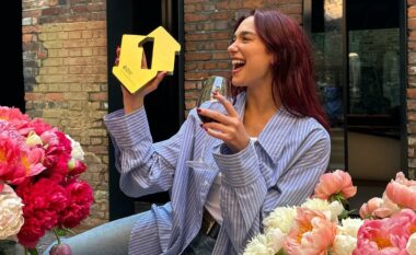 Dua Lipa shënon zyrtarisht 10 vite karrierë muzikore