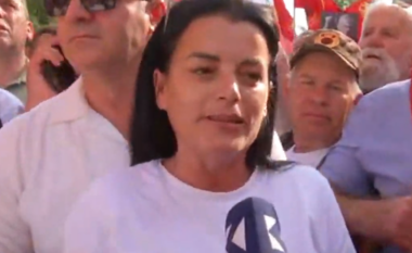 Vasfije Krasniqi i bashkohet protestës kundër Gjykatës Speciale: Jam krenare me UÇK-në