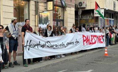 “Zemra e Sarajevës shkon në Palestinë”, aktivistët dërgojnë një mesazh të fortë para tapetit të kuq të Festivalit të Filmit në Sarajevë