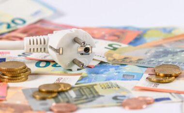 Odat Ekonomike kundër ndërprerjes së energjisë për biznese nga 16 gushti, paralajmërojnë pasoja të rënda