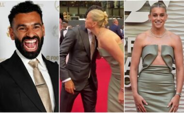 Mohamed Salah dhe Alessia Russo ndajnë një përqafim në tapetin e kuq gjatë ceremonisë së PFA Awards