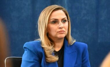 Nuk ishte në protestë, reagon deputetja: Nuk isha e vetmja familjare e personave në Hagë që mungova, por u përmenda unë që të sulmohet LVV