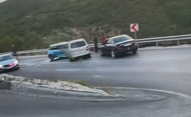 Aksident trafiku në rrugën Dragash–Prizren, dy të lënduar